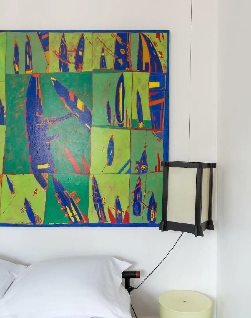 Veeve - The Art Archive Apartment Aulnay-sous-Bois 0*,  France