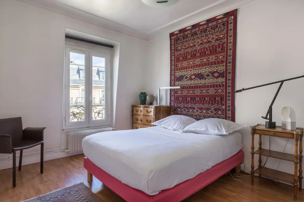 Veeve - The Art Archive Apartment Aulnay-sous-Bois France